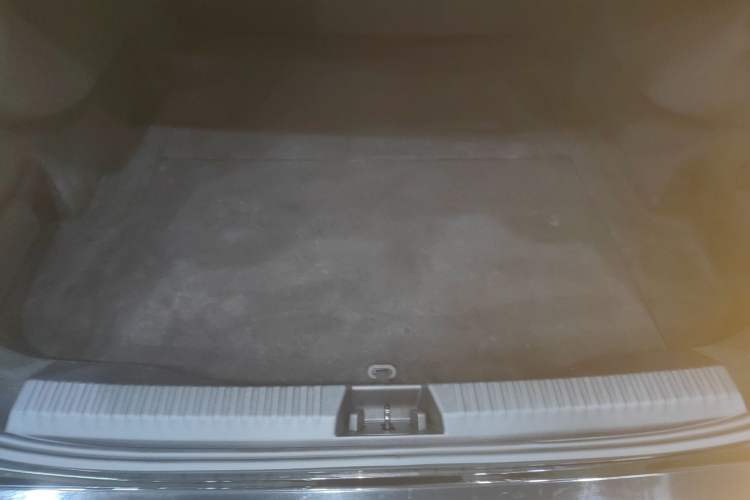 Used Lynk & Co Z10 2025 71 kWh 602 km Range Rear-Wheel Drive Pro