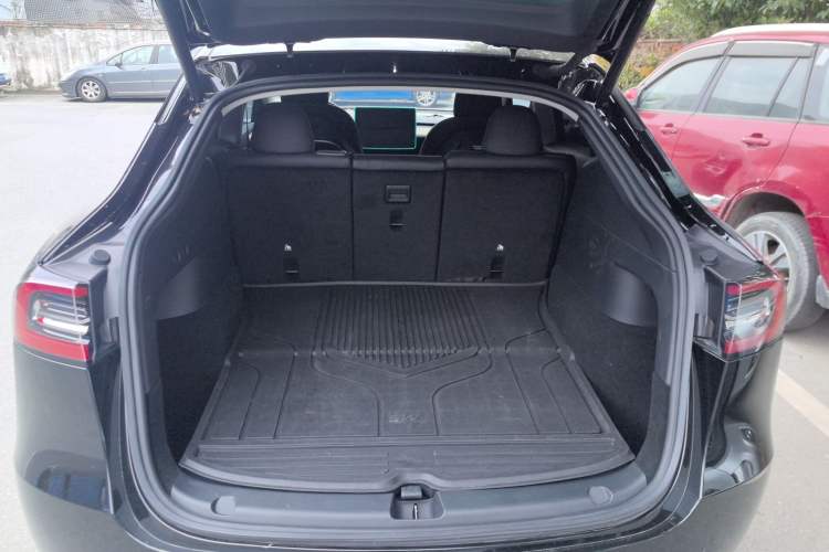 Used Tesla Model Y 2021 Long-Range All-Wheel-Drive Version