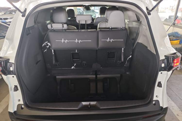 Used Toyota Granvia 2024 2.5L Hybrid Comfort Edition
