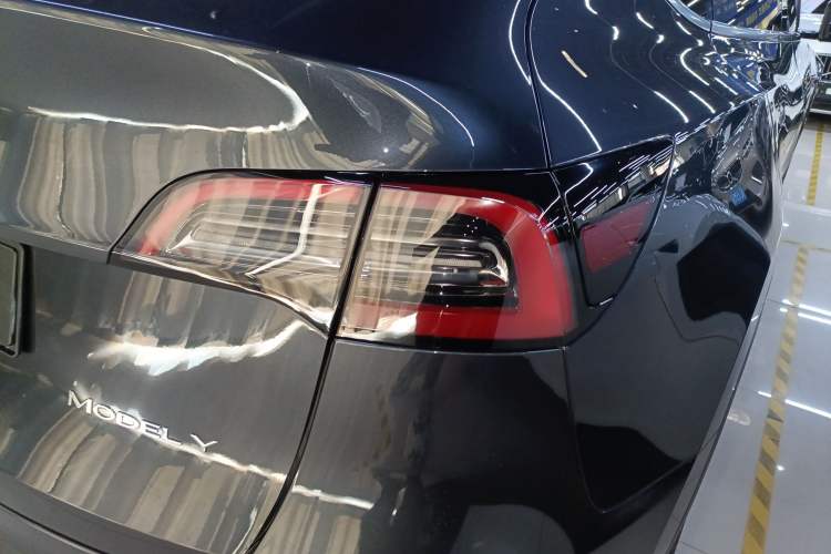 Used Tesla Model Y 2024 Long-Range All-Wheel-Drive Version