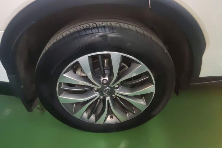 Used GAC Trumpchi GS8 2017 320T Two-Wheel Drive Luxury Smart Connectivity Version (7 Seats)