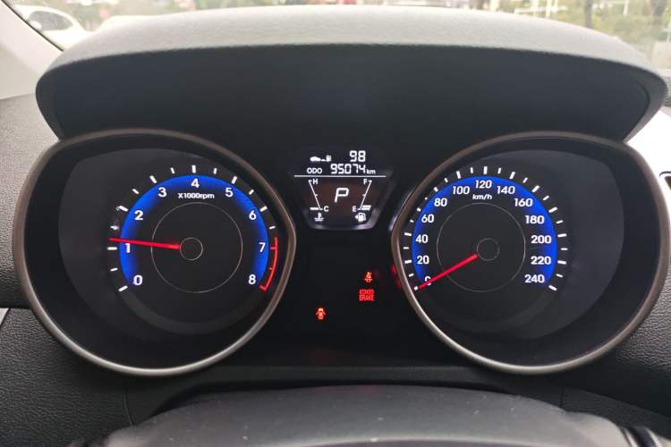 Used Hyundai Elantra (5th Generation / Langdong) 2016 1.6L Automatic Smart Version