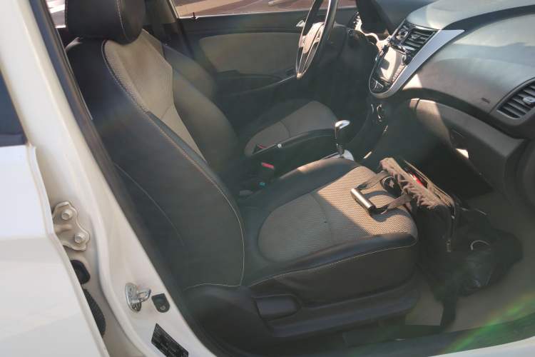 Used Hyundai Verna Ray 2014 1.6L Automatic TOP
