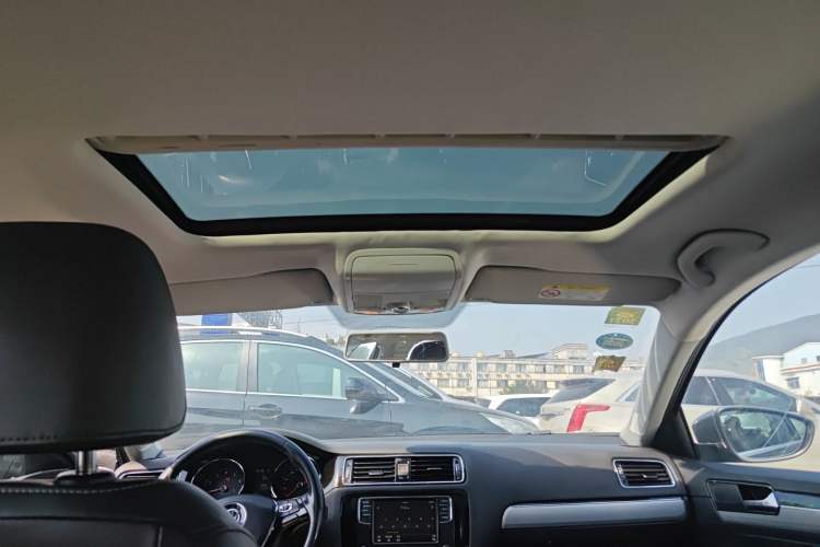 Used Volkswagen Sagitar 2017 1.6L Automatic Comfort Model
