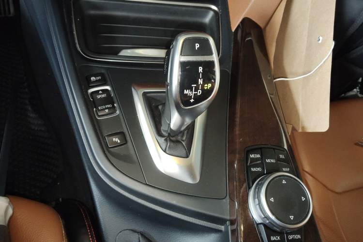 Used BMW 3 Series 2015 320Li Luxury Design Package Premium Edition