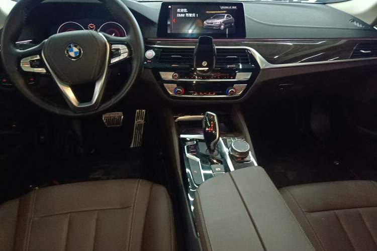 Used BMW 5 Series 2019 Facelifted 525Li Luxury Package
