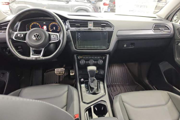 Used Volkswagen Tiguan L 2021 330TSI Automatic Two-Wheel Drive R-Line Enhanced Edition
