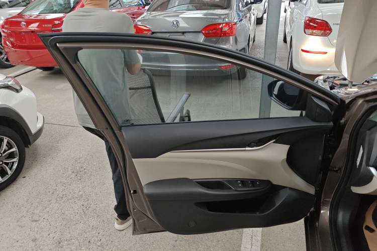 Used Buick GT 2017 15N Automatic Elite Version
