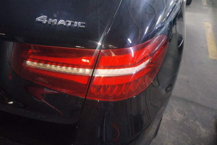 Used Mercedes-Benz GLC 2017 GLC 260 4MATIC Luxury Model