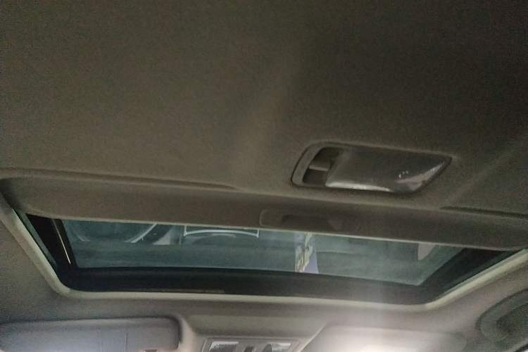 Used Nissan Tiida 2016 1.6L CVT Cool Dynamic Edition
