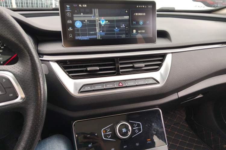 Used Hongqi H5 2022 Classic Model Facelift 1.8T Automatic Smart Connect Flagship Edition
