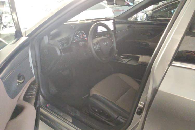 Used Lexus ES 2023 200 Excellence Edition
