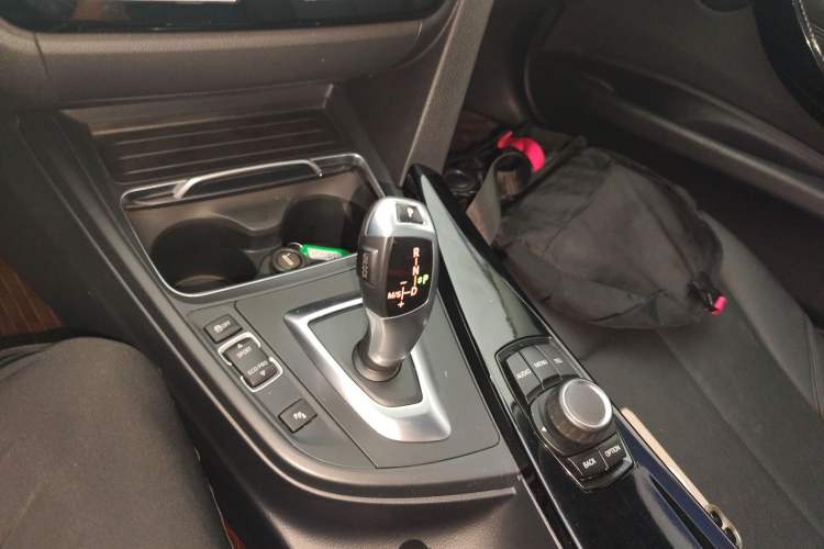 Used BMW 3 Series 2016 320Li Ambition Model
