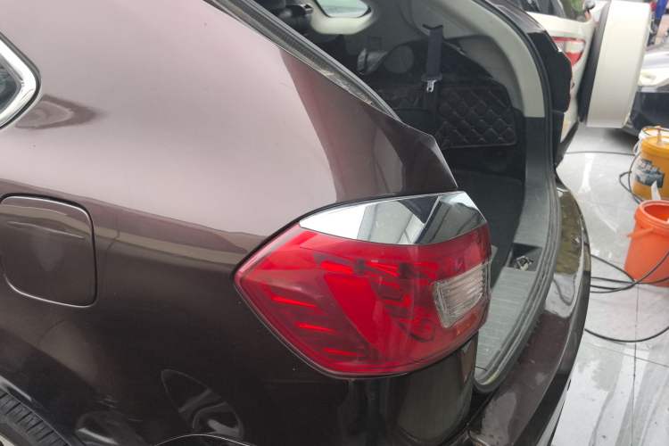 Used BYD S7 2015 2.0T Automatic Prestige Model
