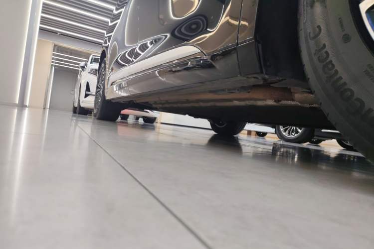 Used Denza D9 2025 DM-i Intelligent Drive 1020 Four-Wheel Drive Prestige Model
