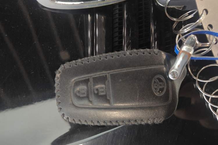 Used Toyota RAV4 2022 2.0L CVT Two-Wheel Drive Fashion Plus Edition
