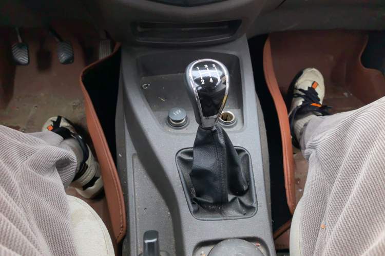 Used Wuling Hongguang 2015 1.5L S Base Model China IV
