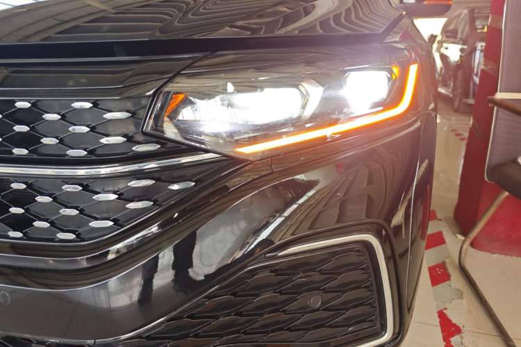 Used Volkswagen Passat 2022 330TSI Starry Elite Edition Custom Version
