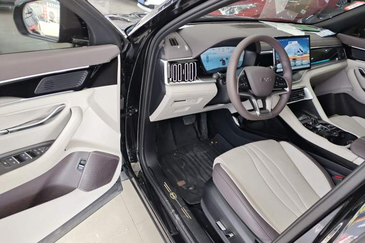 Used BYD Song PLUS New Energy 2025 DM-i 112KM Prestige Model
