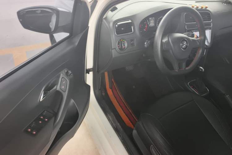 Used Volkswagen Polo 2014 1.6L Automatic Comfort Edition