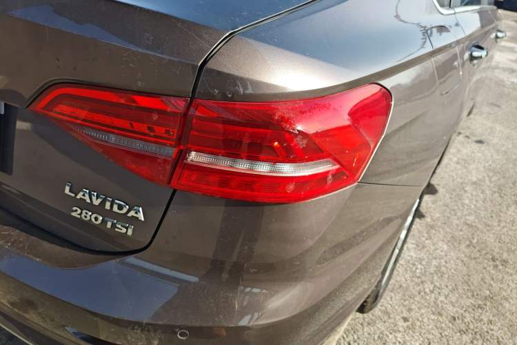 Used Volkswagen Lavida 2018 1.5L Automatic Comfort Edition China V Standard