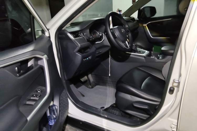 Used Toyota RAV4 2021 2.0L CVT Two-Wheel Drive Urban Edition
