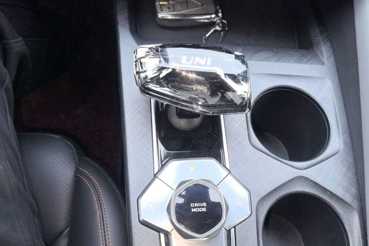 Used Changan UNI-V 2022 1.5T Prestige Version
