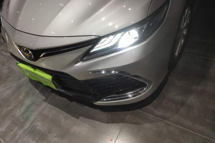 Used Toyota Camry 2021 2.0G Luxury Edition
