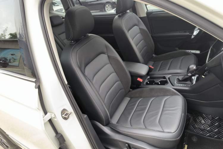 Used Volkswagen Tiguan L 2021 330TSI Automatic Two-Wheel Drive R-Line Enhanced Edition
