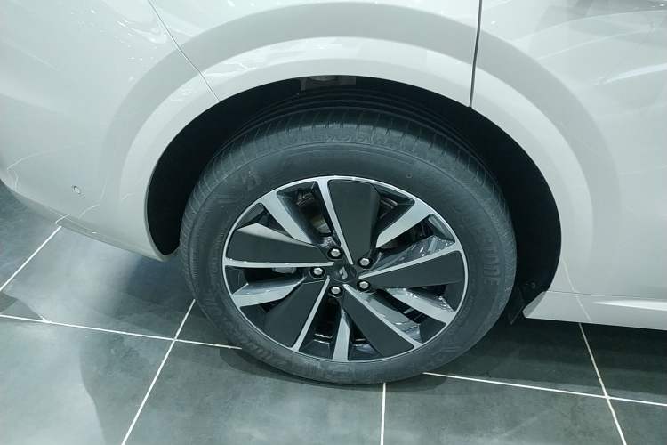 Used Li Auto L6 2025 Pro Smart Refresh Edition
