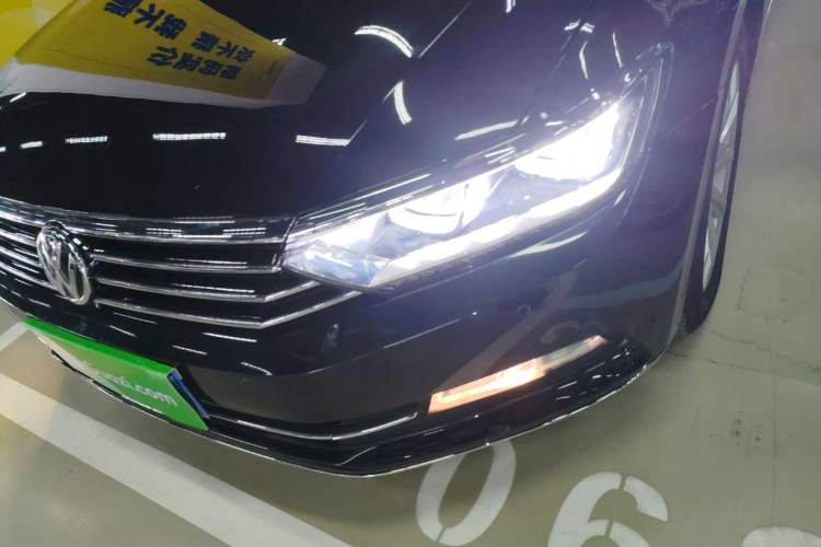 Used Volkswagen Magotan 2019 330TSI DSG Leading Model China VI Standard
