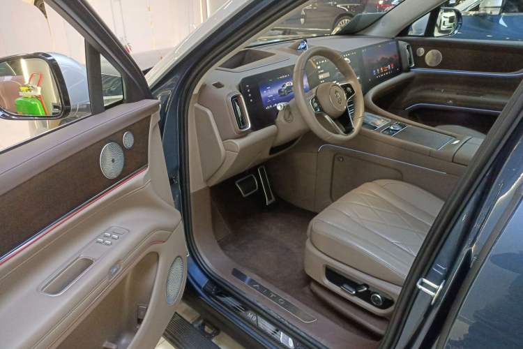 Used Hima AITO M9 2024 Range-Extended Ultra Version 52 kWh 5-Seater Model
