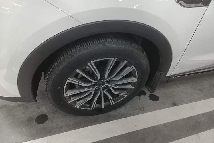 Used Jetour X70 PLUS 2023 1.5T DCT Brave PLUS 5-Seater
