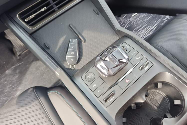 Used BYD Qin L 2025 DM-i Smart Drive 80KM Leading Model
