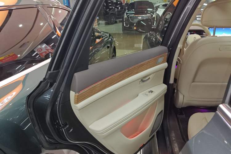 Used Hima AITO M7 2024 1.5T Rear-Drive Plus Version 5 Seats
