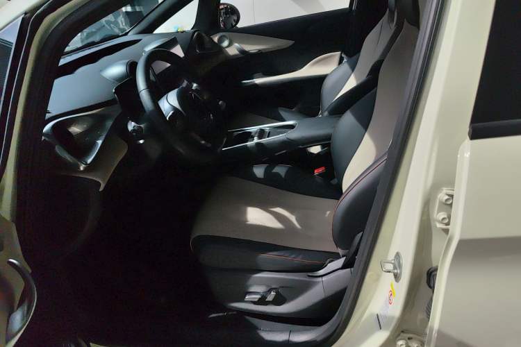 Used BYD Dolphin 2023 420 km Fashion Edition
