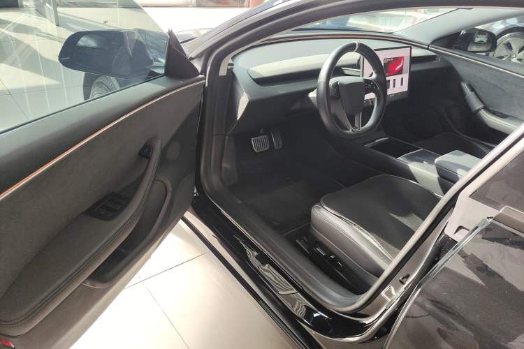 Used Tesla Model 3 2023 Long-Range All-Wheel-Drive Version
