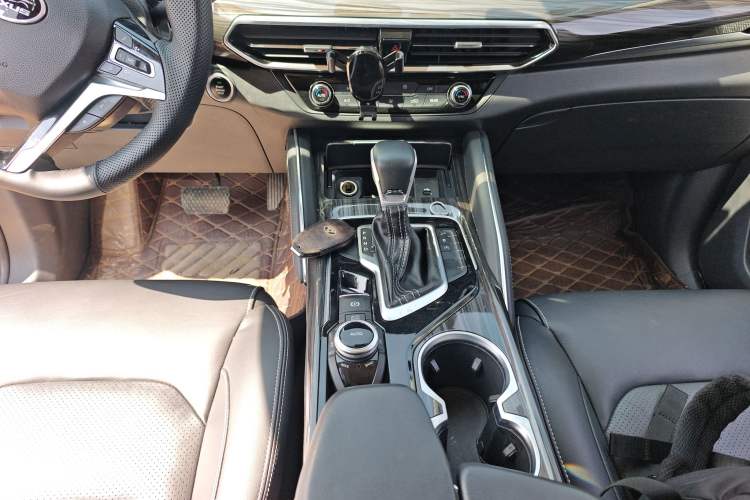 Used SAIC MAXUS D90 2017 2.0T Automatic All-Wheel Drive Sirius