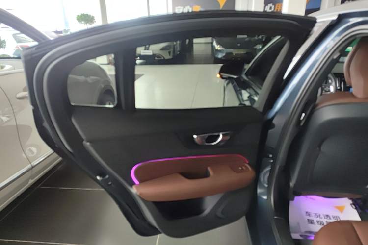 Used Volvo S60 New Energy 2022 T8 eDrive Hybrid All-Wheel Drive Smart Luxury Edition
