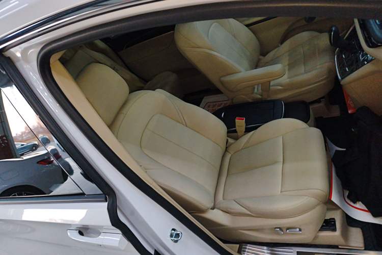 Used Buick GL8 2023 ES Lu Zun Deluxe Model