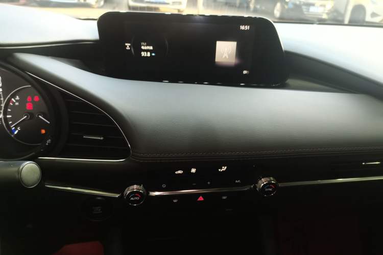 Used Mazda Mazda 3 Axela 2020 2.0L Automatic Luxury Version
