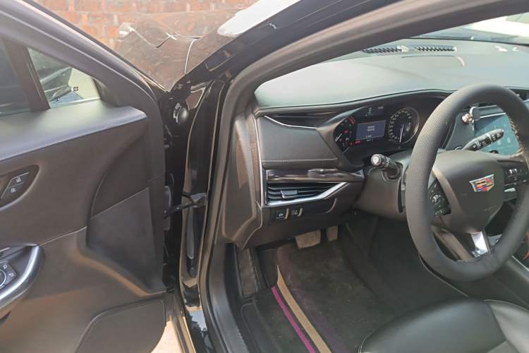 Used Cadillac XT4 2018 28T Two-Wheel Drive Tech Version
