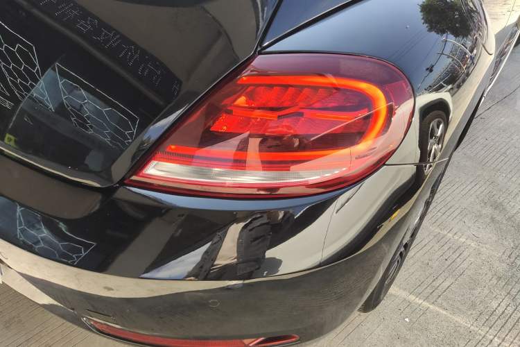 Used Volkswagen Beetle 2018 180TSI Joyful Orange Edition
