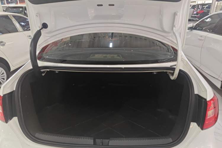 Used Volkswagen Sagitar 2014 1.4TSI Automatic Luxury Model