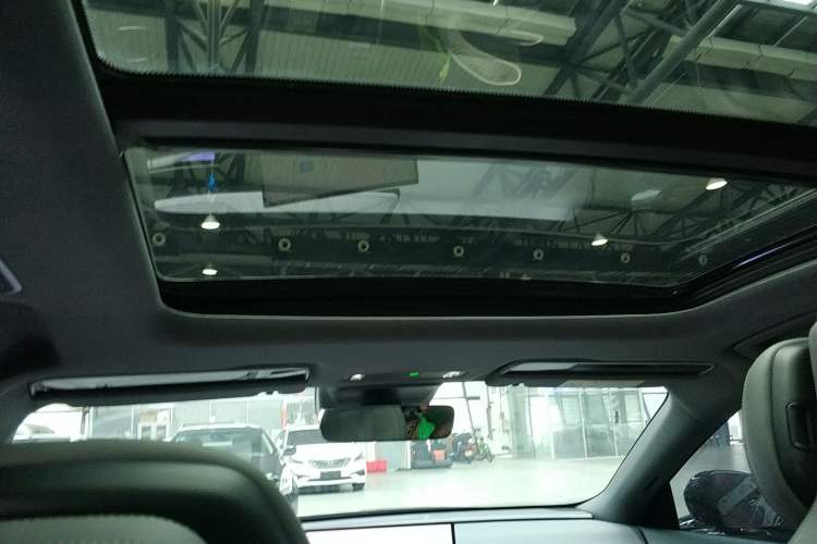 Used Lynk & Co 07 2024 EM-P 126 Long-Range Halo
