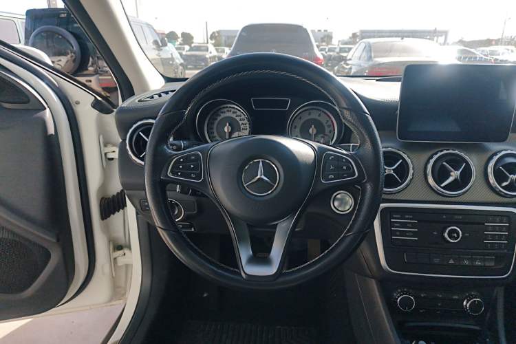 Used Mercedes-Benz GLA 2016 GLA 200 Fashion Model
