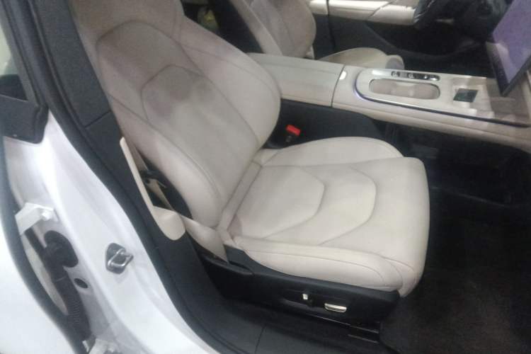 Used  SU7 2024 Rear-Drive Ultra-Long Range Advanced Pro-Level Intelligent Driving Version
