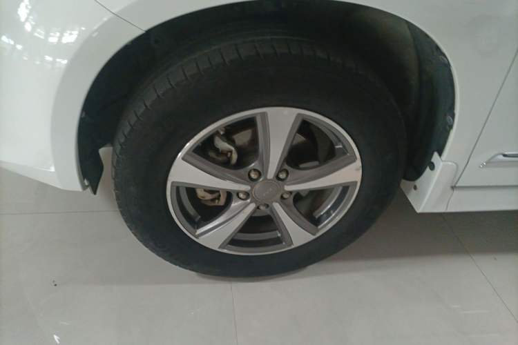 Used Haval H6 2015 Upgraded Model 1.5T Manual Two-Wheel Drive Elite Version
