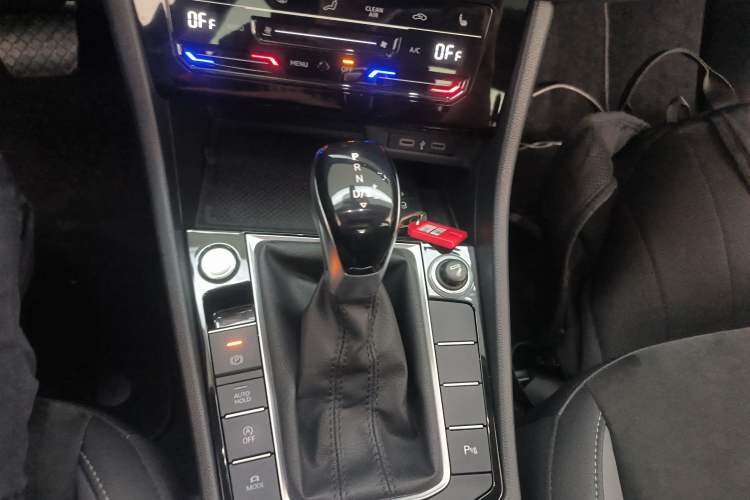 Used Volkswagen Sagitar 2021 280TSI DSG Luxury Smart Connectivity Edition
