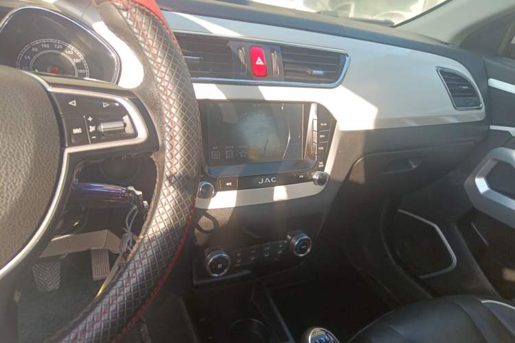 Used  Refine S2 2015 1.5L Manual Luxury Model
